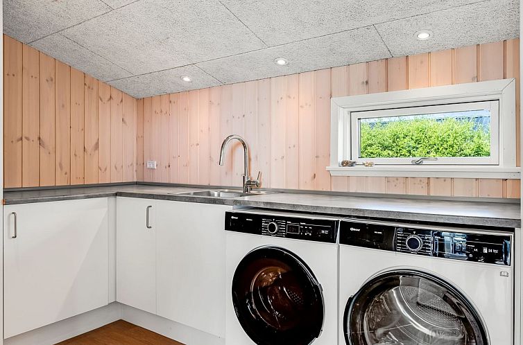 Vakantiehuis "Helmtrud" - 700m from the sea