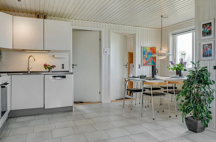 Vakantiehuis "Agneta" - 150m from the sea
