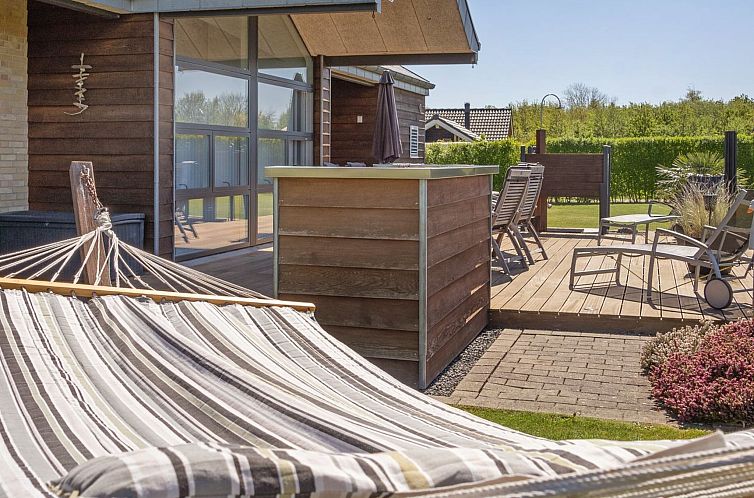 Vakantiehuis "Reimer" - 700m from the sea