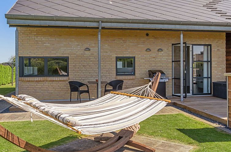 Vakantiehuis "Reimer" - 700m from the sea