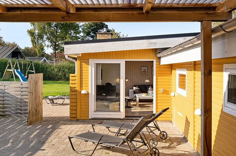 Vakantiehuis "Edzard" - 800m from the sea