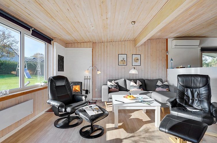 Vakantiehuis "Edzard" - 800m from the sea