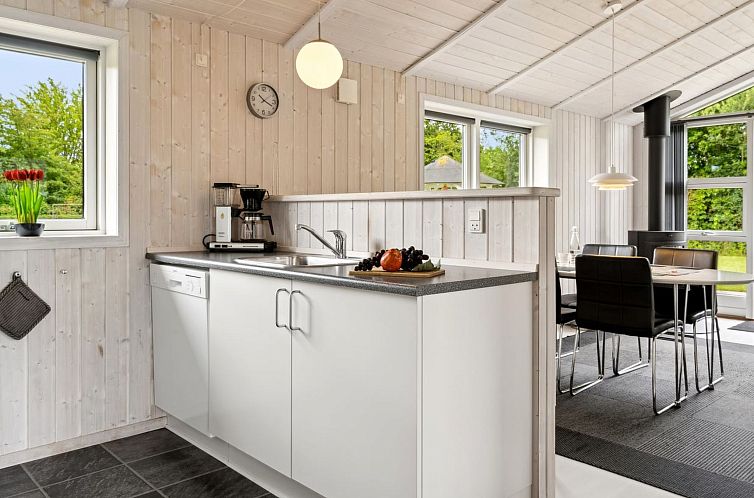 Vakantiehuis "Tayana" - 700m from the sea