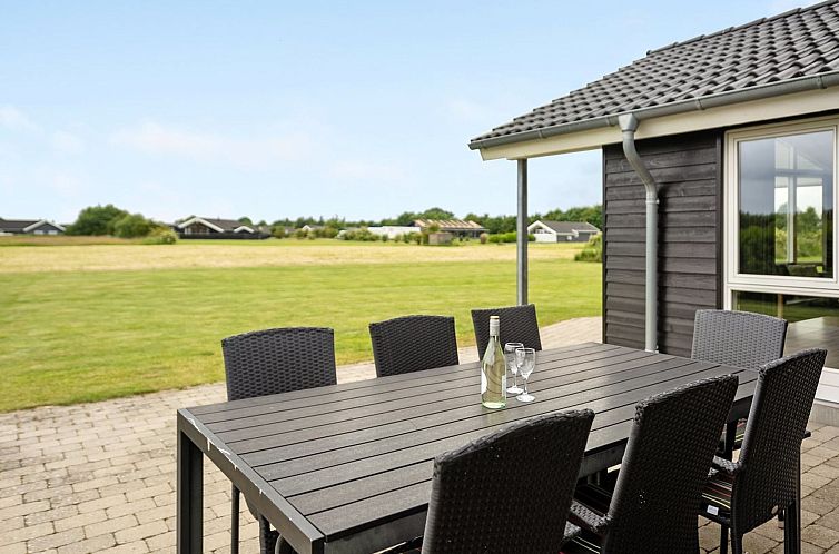 Vakantiehuis "Finja" - 500m from the sea