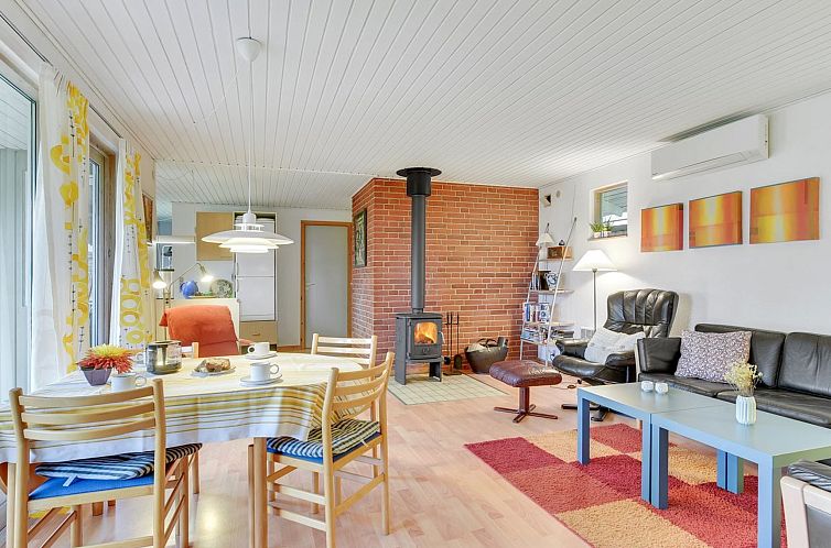 Vakantiehuis "Ingebore" - 350m from the sea