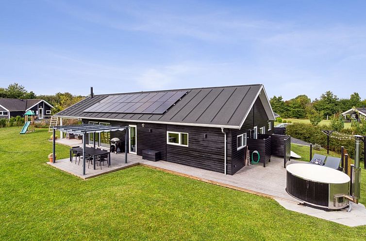 Vakantiehuis "Amdi" - 700m from the sea