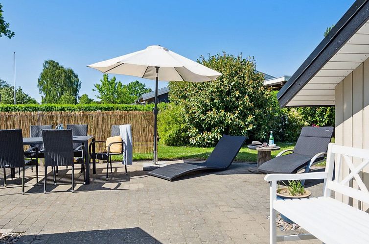 Vakantiehuis "Nane" - 80m from the sea