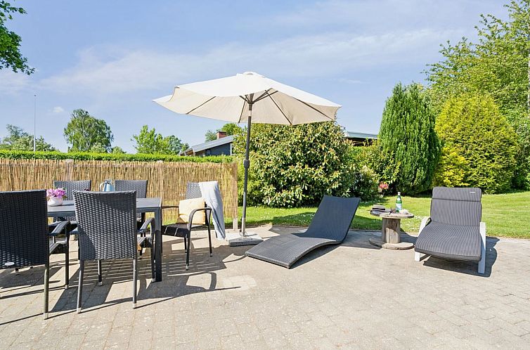 Vakantiehuis "Nane" - 80m from the sea