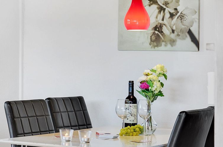 Vakantiehuis "Nane" - 80m from the sea