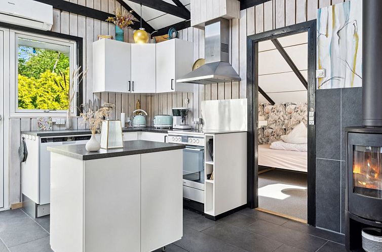 Vakantiehuis "Nane" - 80m from the sea