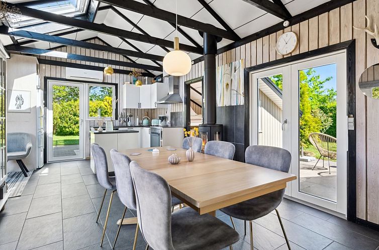 Vakantiehuis "Nane" - 80m from the sea
