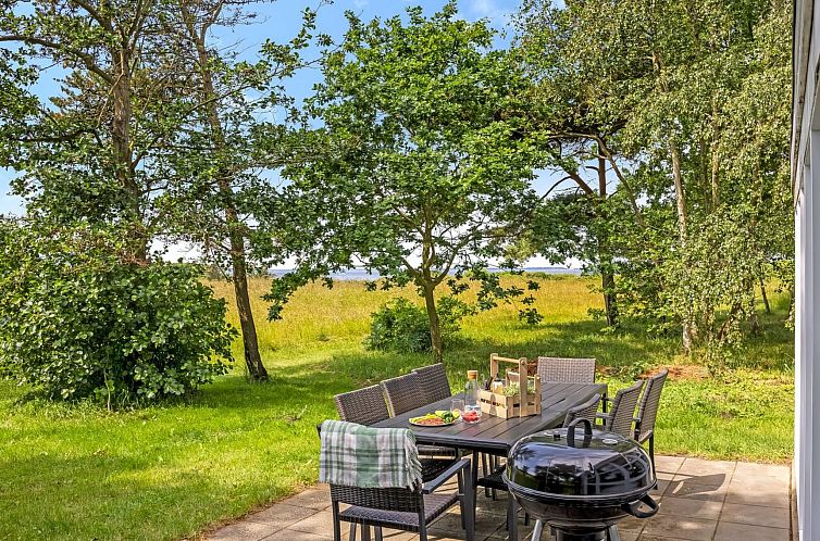 Vakantiehuis "Hellena" - 90m from the sea