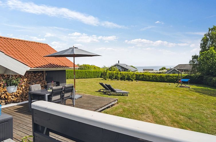 Vakantiehuis "Bessi" - 200m from the sea