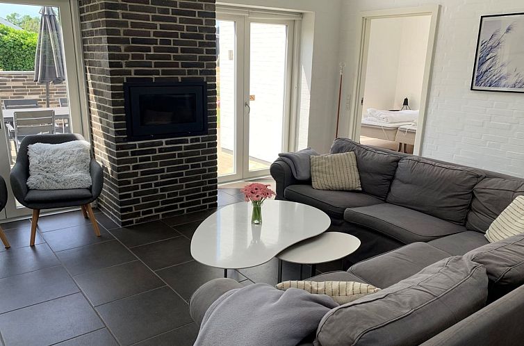 Vakantiehuis "Bessi" - 200m from the sea