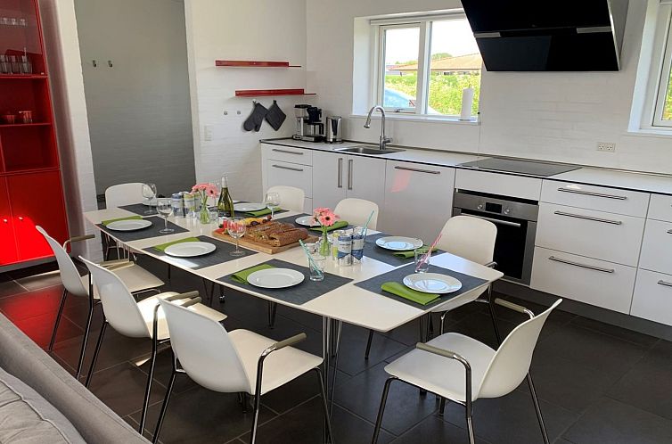 Vakantiehuis "Bessi" - 200m from the sea