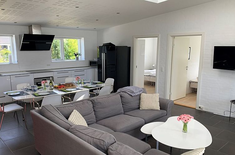 Vakantiehuis "Bessi" - 200m from the sea