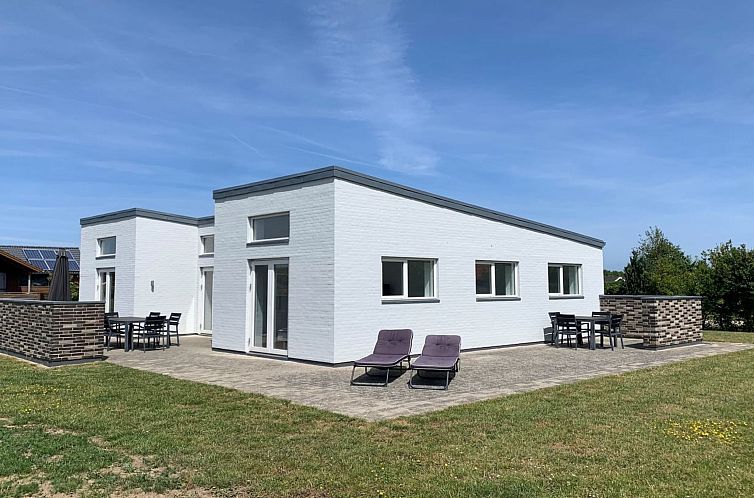 Vakantiehuis "Bessi" - 200m from the sea