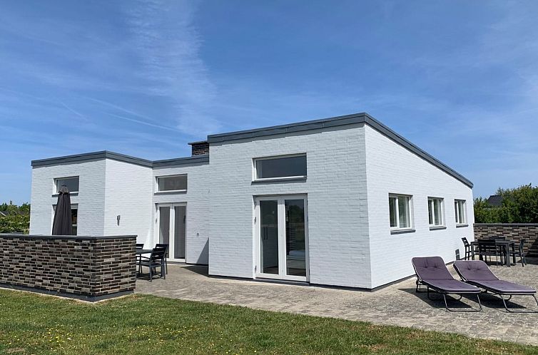 Vakantiehuis "Bessi" - 200m from the sea