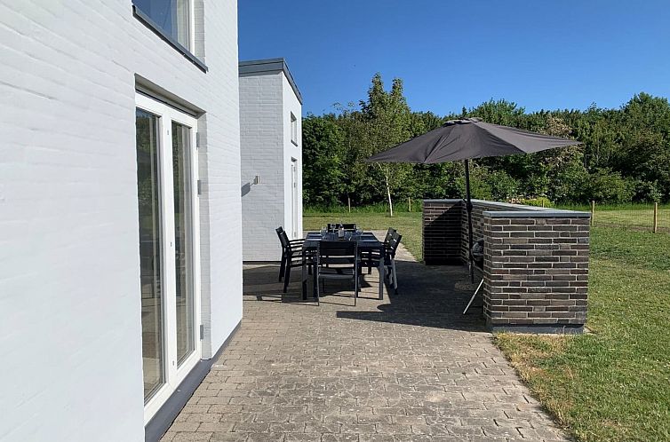 Vakantiehuis "Bessi" - 200m from the sea