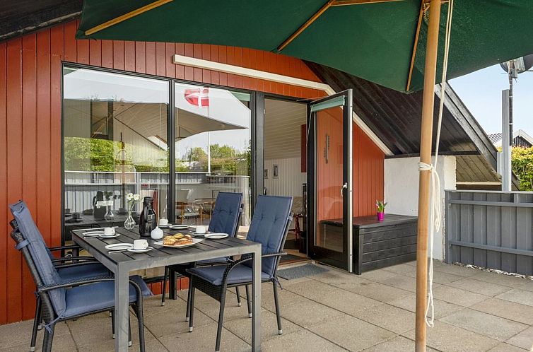 Vakantiehuis "Tess" - 50m from the sea