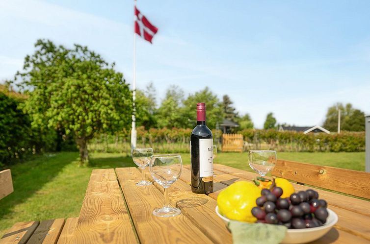 Vakantiehuis "Tess" - 50m from the sea