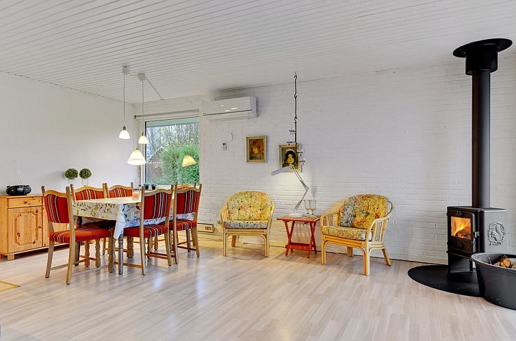 Vakantiehuis "Umen" - 300m from the sea