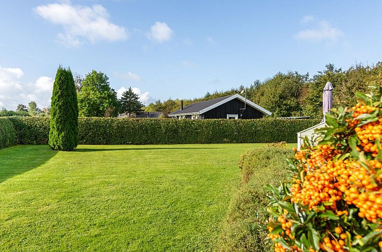 Vakantiehuis "Joona" - 600m from the sea