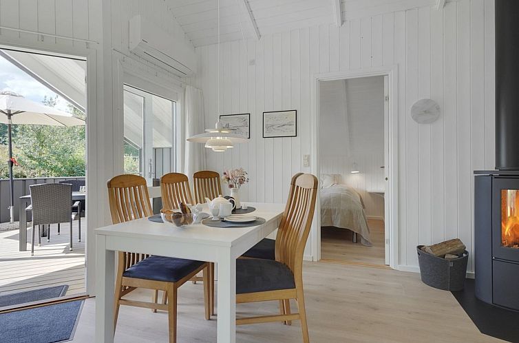 Vakantiehuis "Gerarda" - 450m from the sea