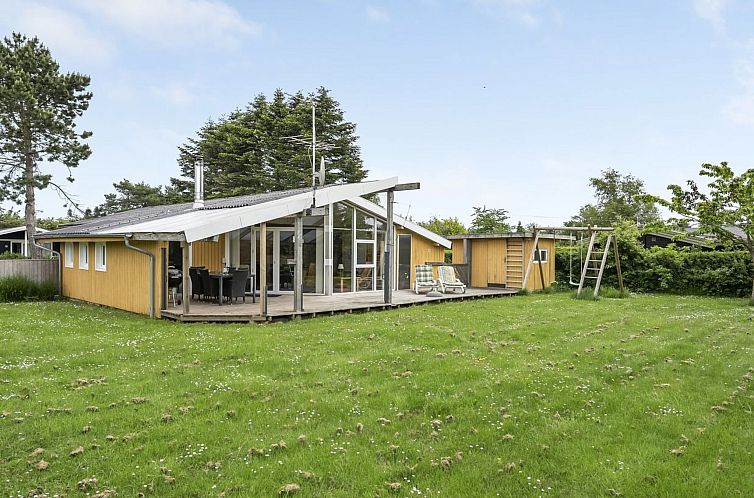 Vakantiehuis "Virpi" - 400m from the sea