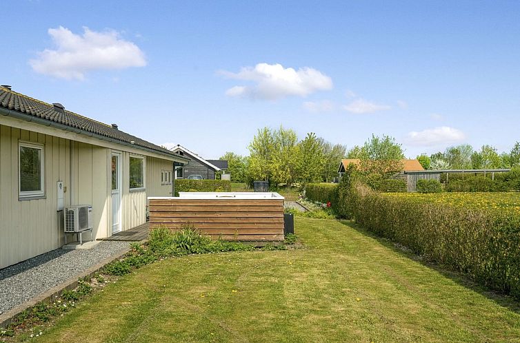 Vakantiehuis "Virpi" - 400m from the sea