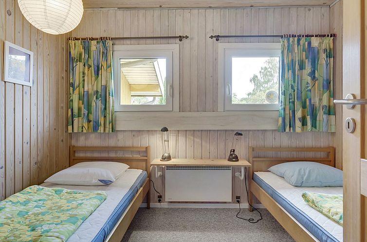 Vakantiehuis "Virpi" - 400m from the sea