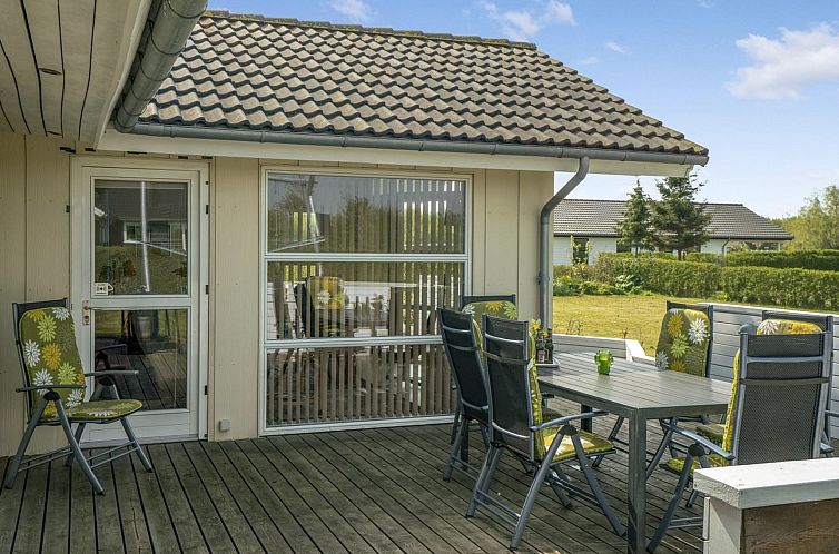Vakantiehuis "Virpi" - 400m from the sea
