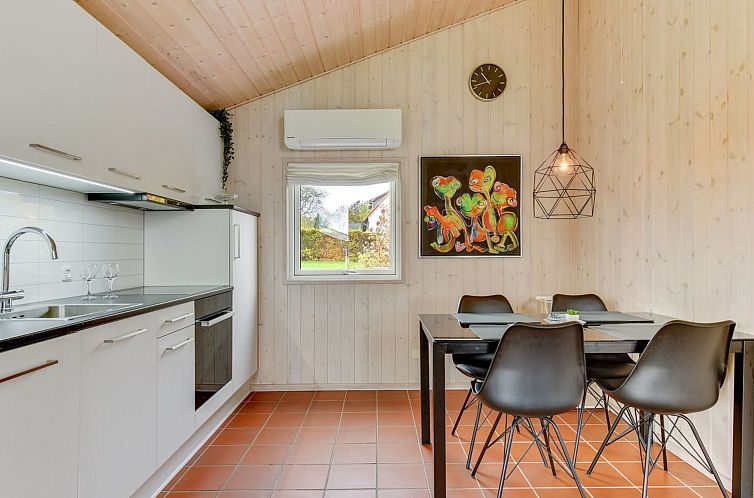 Vakantiehuis "Helga" - 100m from the sea