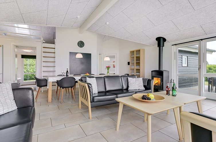 Vakantiehuis "Finja" - 500m from the sea