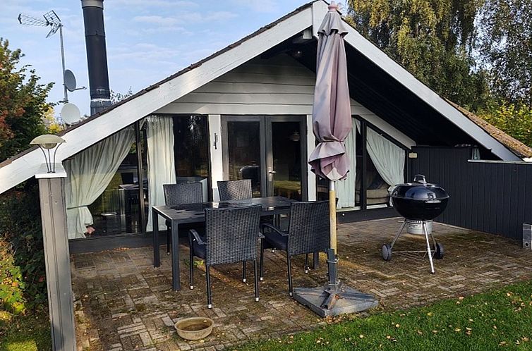 Vakantiehuis "Frosina" - 300m from the sea