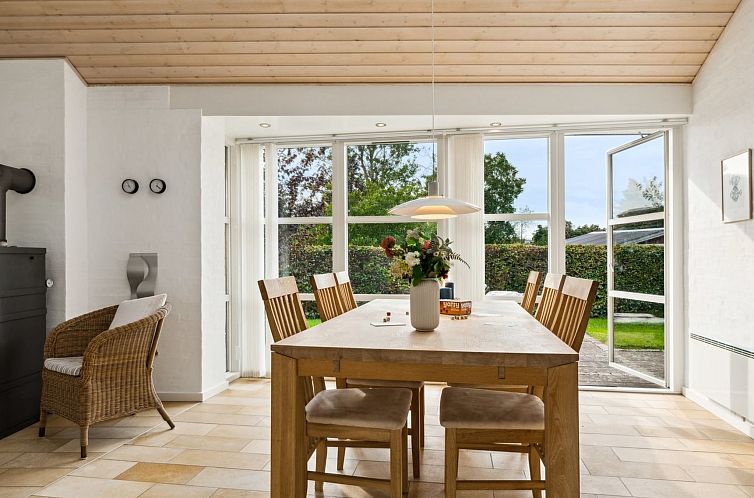 Vakantiehuis "Ano" - 950m from the sea