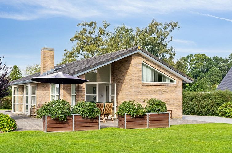 Vakantiehuis "Ano" - 950m from the sea