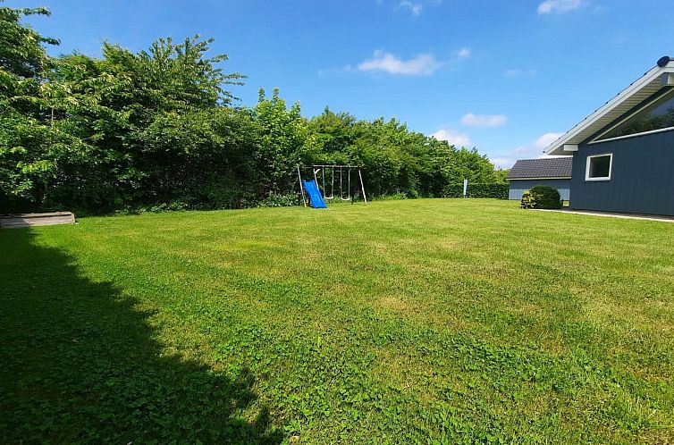 Vakantiehuis "Toja" - 700m from the sea