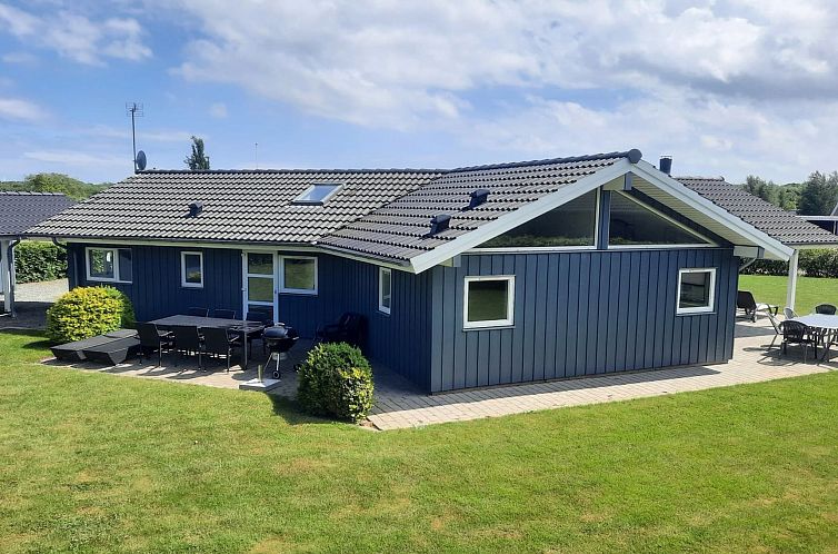 Vakantiehuis "Toja" - 700m from the sea