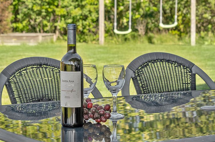 Vakantiehuis "Toja" - 700m from the sea