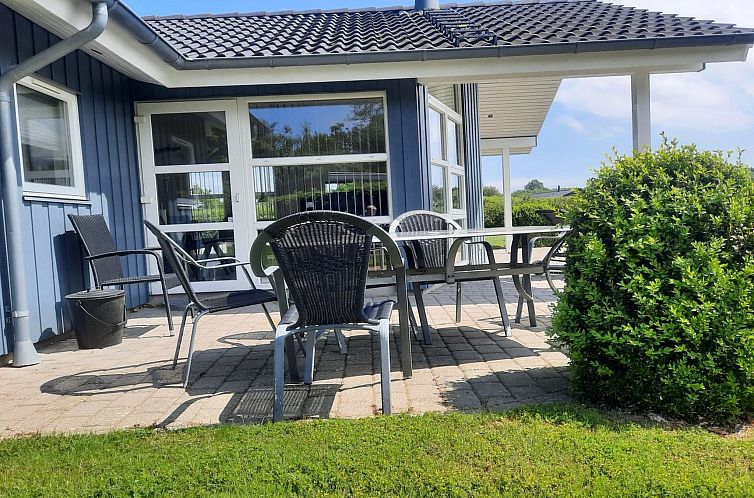 Vakantiehuis "Toja" - 700m from the sea