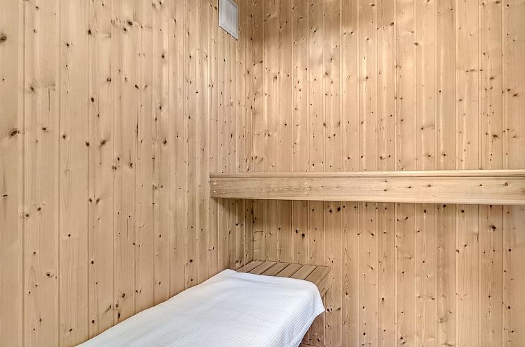 Vakantiehuis "Toja" - 700m from the sea