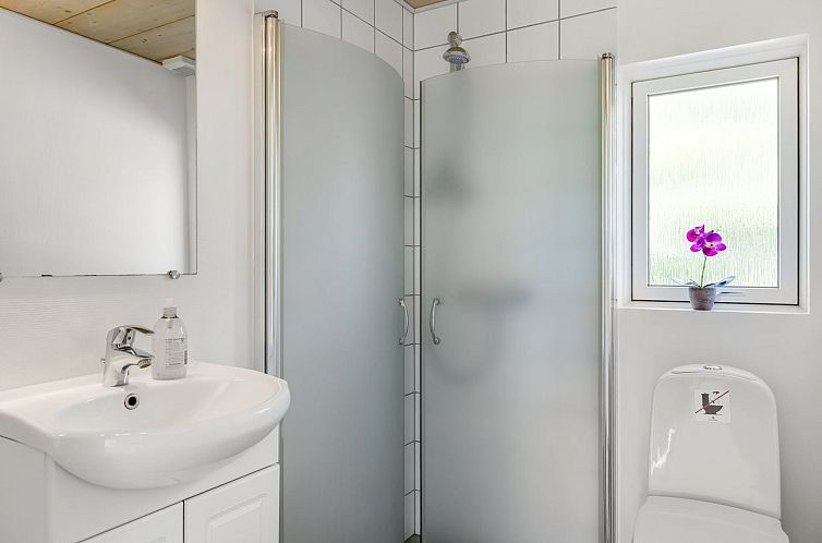 Vakantiehuis "Toja" - 700m from the sea