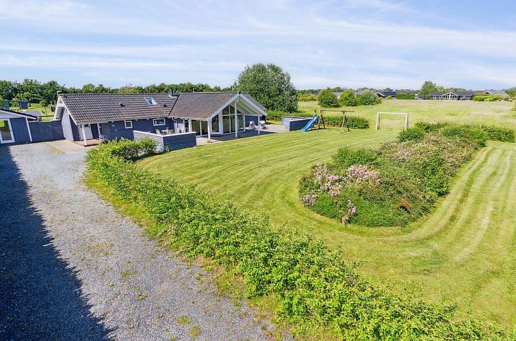 Vakantiehuis "Edzard" - 800m from the sea