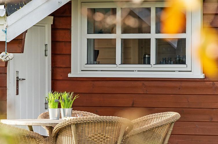 Vakantiehuis "Ruusu" - 300m from the sea