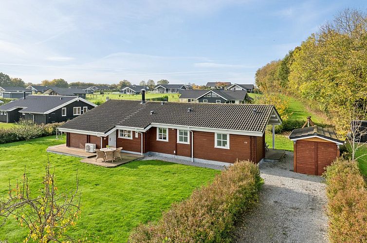 Vakantiehuis "Ruusu" - 300m from the sea