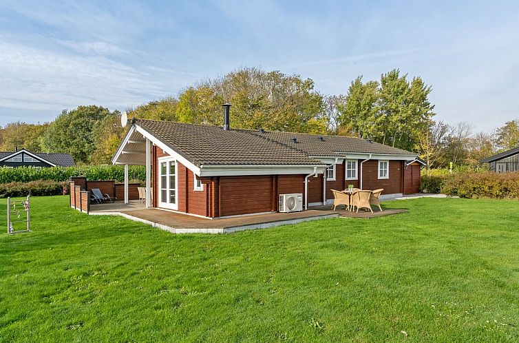 Vakantiehuis "Ruusu" - 300m from the sea