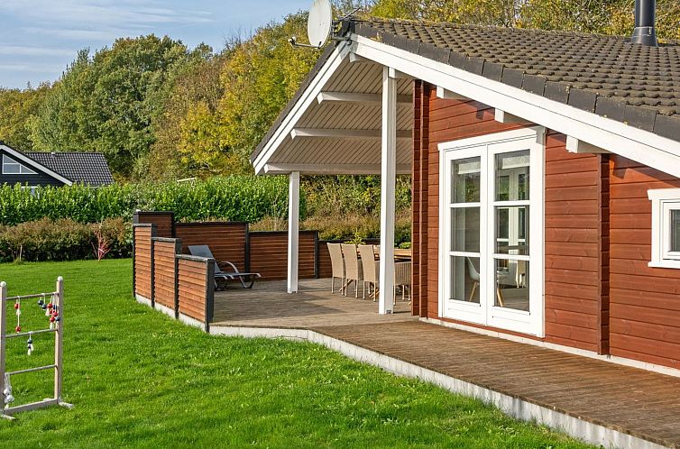 Vakantiehuis "Ruusu" - 300m from the sea