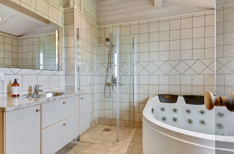 Vakantiehuis "Ruusu" - 300m from the sea