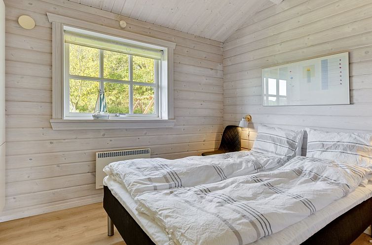 Vakantiehuis "Ruusu" - 300m from the sea